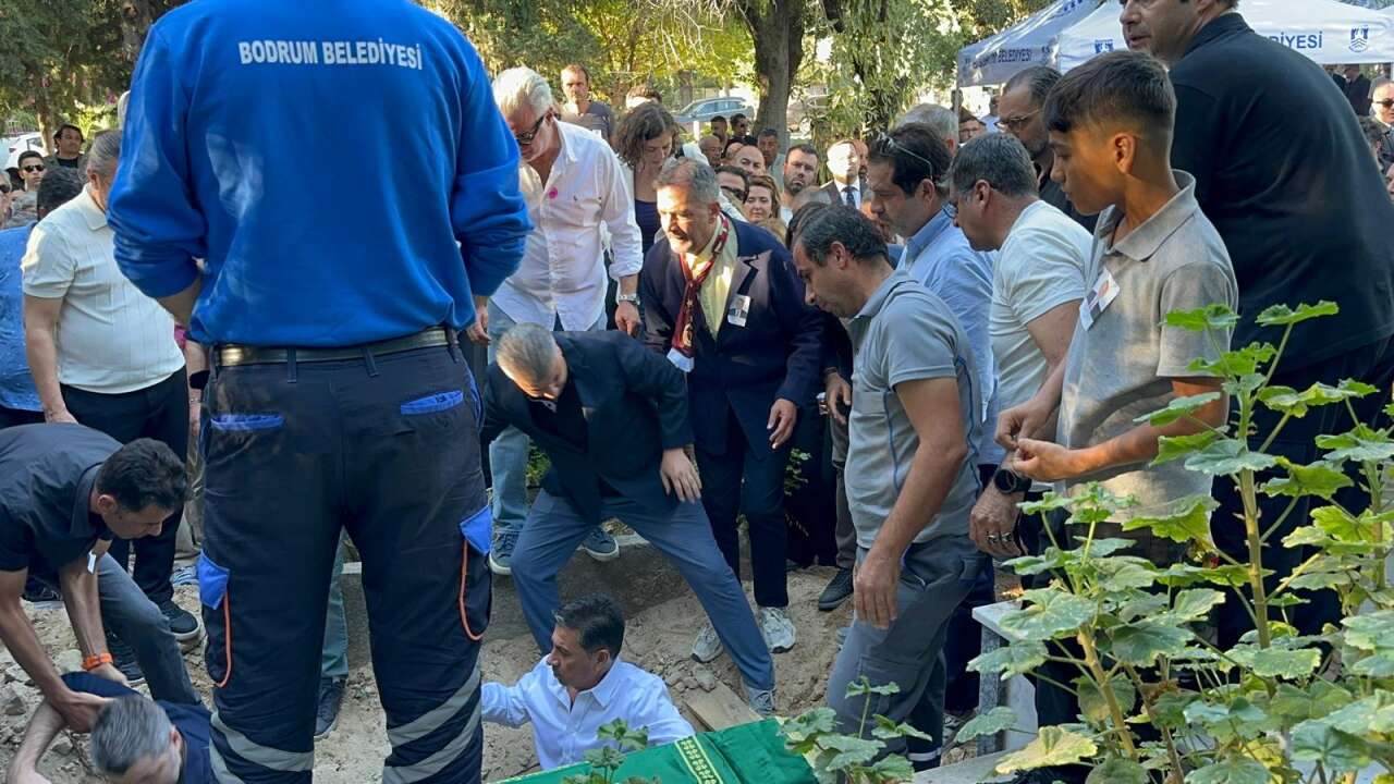 Ahmet Aras’ın Kuzeni, Emre Fidel Berber Ortakent’te Son Yolculuğuna Uğurlandı 6